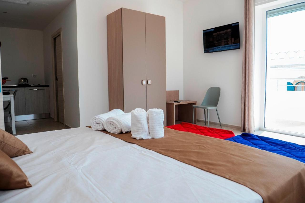 B&B A Un Passo dal Mare Torre Canne Exterior foto