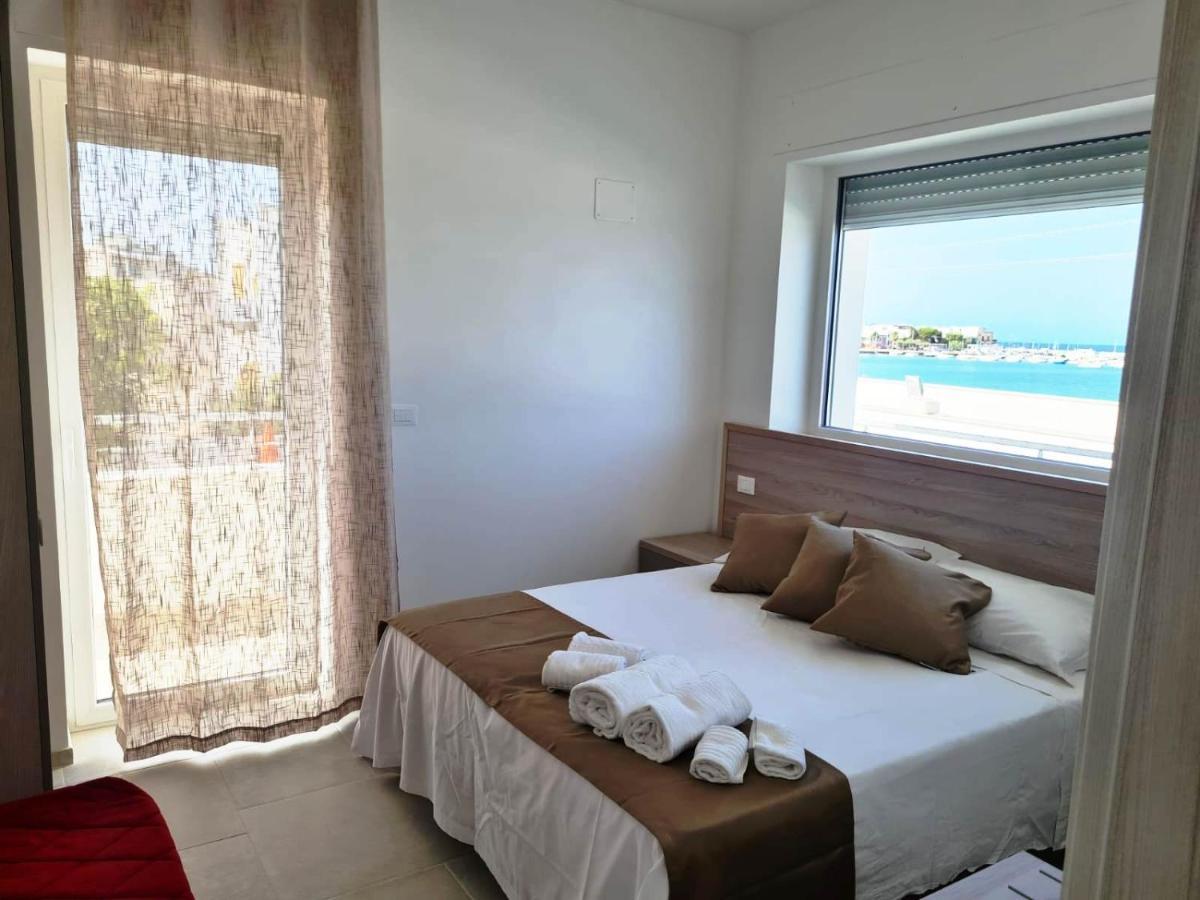 B&B A Un Passo dal Mare Torre Canne Exterior foto